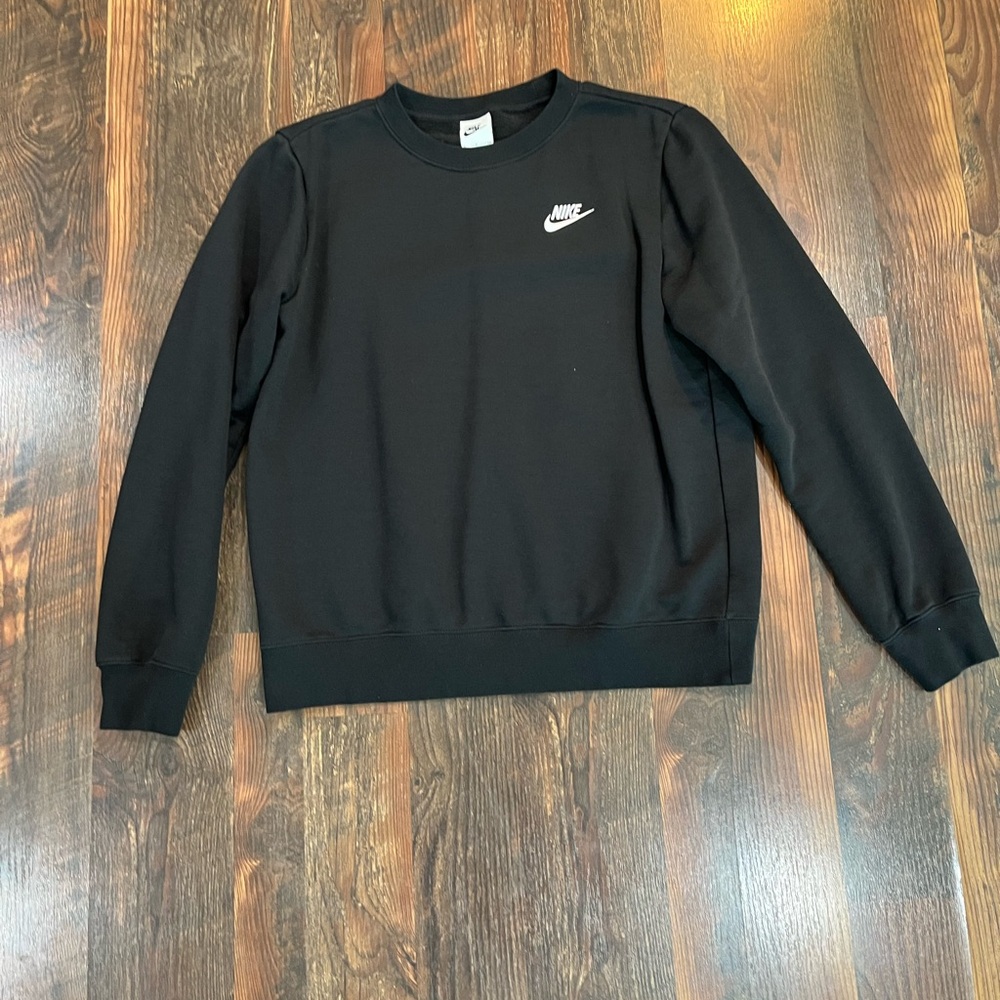 Nike women’s black sweatshirt